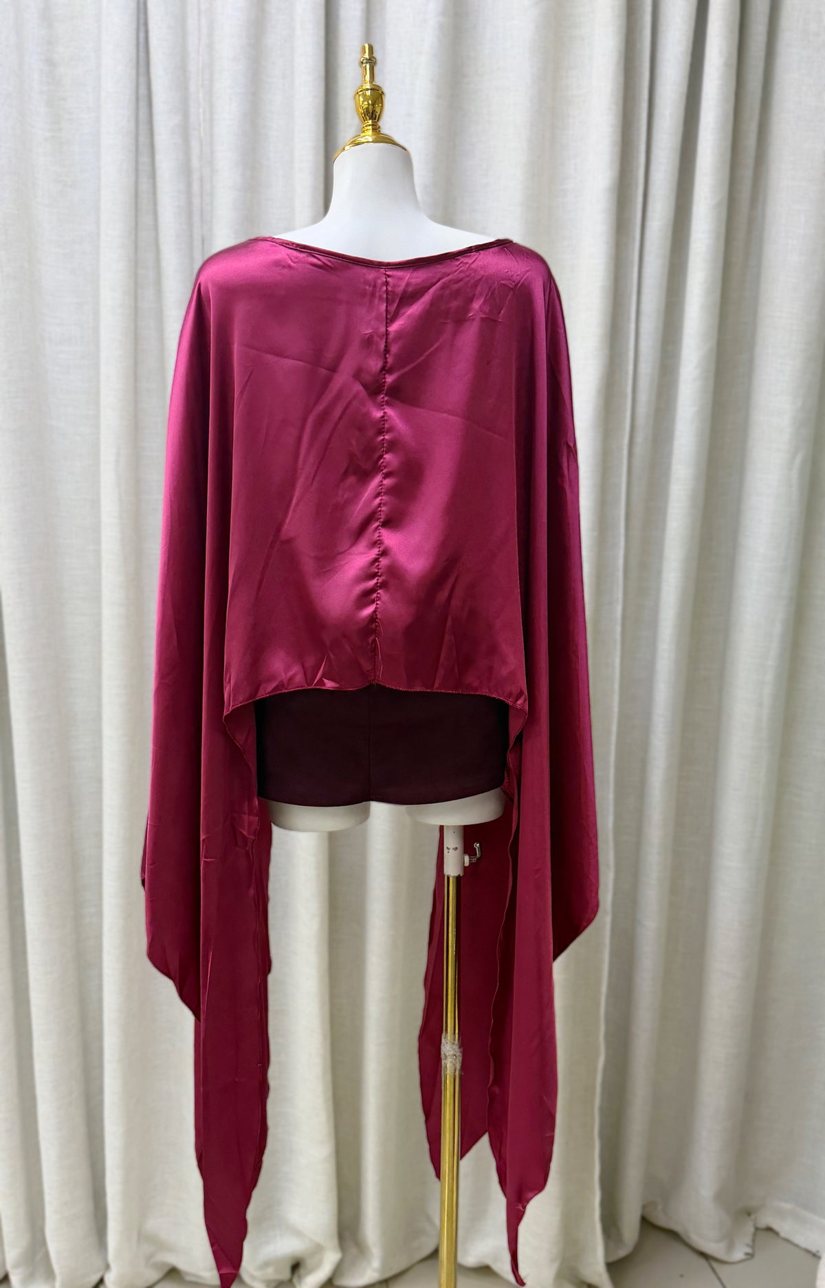 Fátima Burgundy Satin Cape