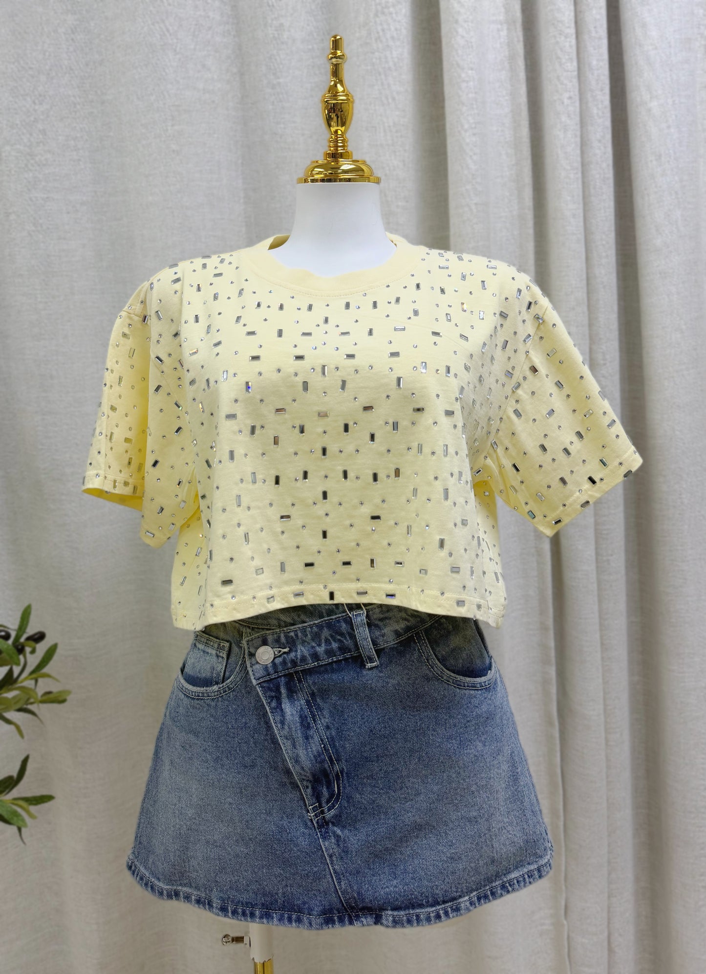 Lara Diamonds Crop Tshirt (Blanco/Azul/Amarillo)