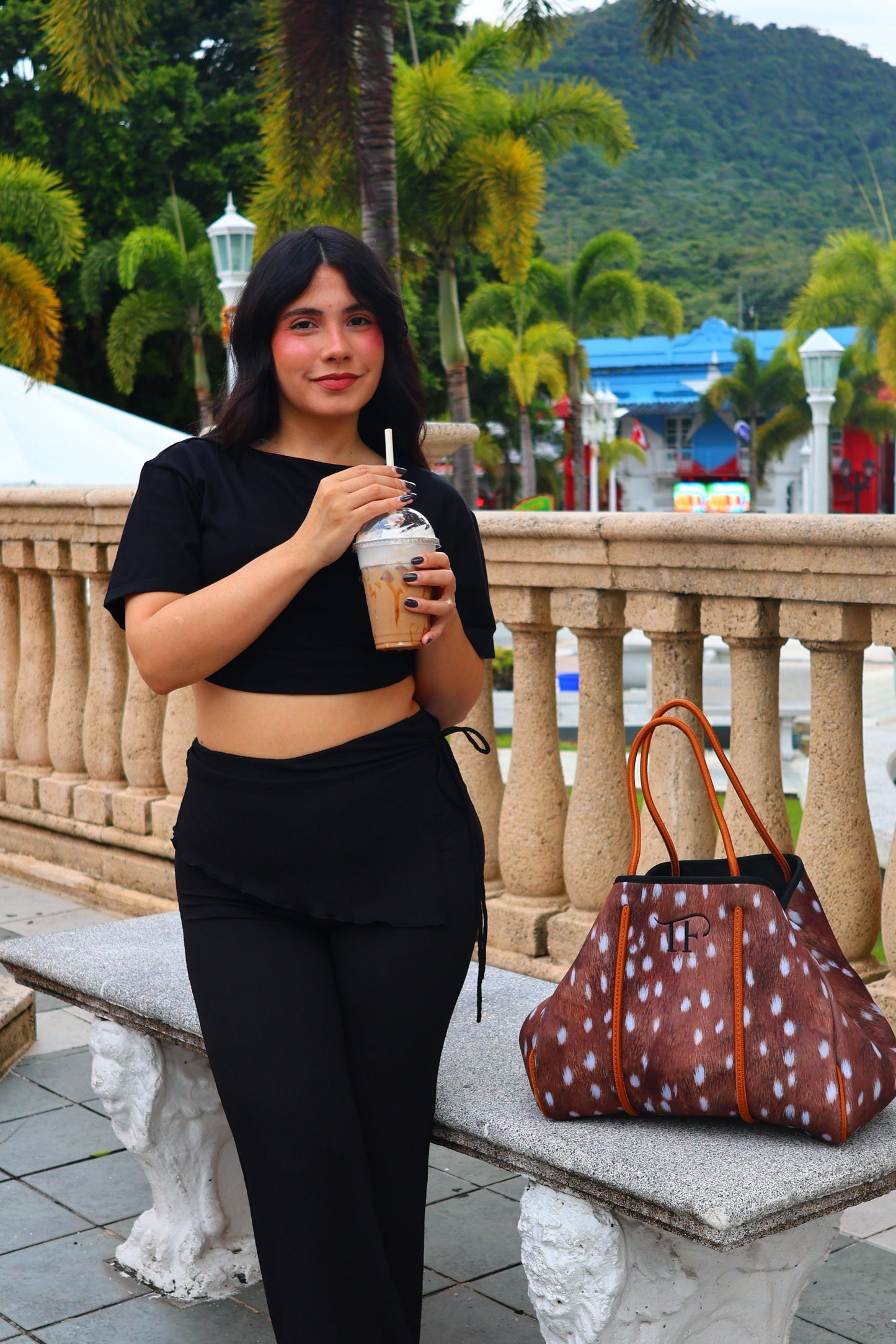 Miranda Basic Tshirt (Black)