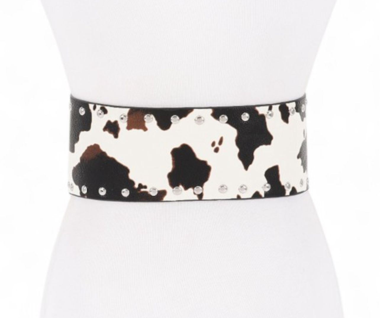 Cow Print Belt / Chicas XS o S, comunicarse al 787-399-0801, para detalles del cinturón. Podemos entallarlo a medida por un costo adicional.