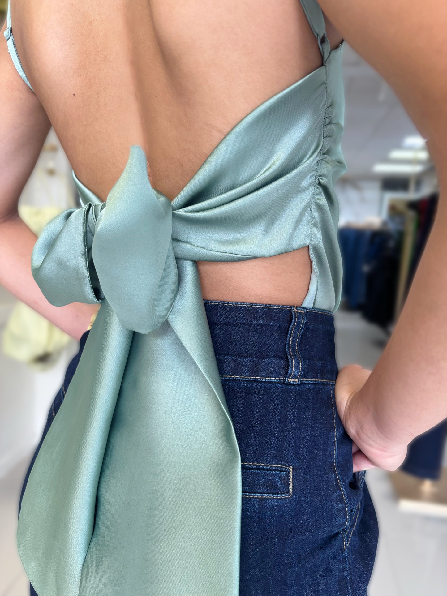 Zoe Back Knot Satin Top (2 colores)