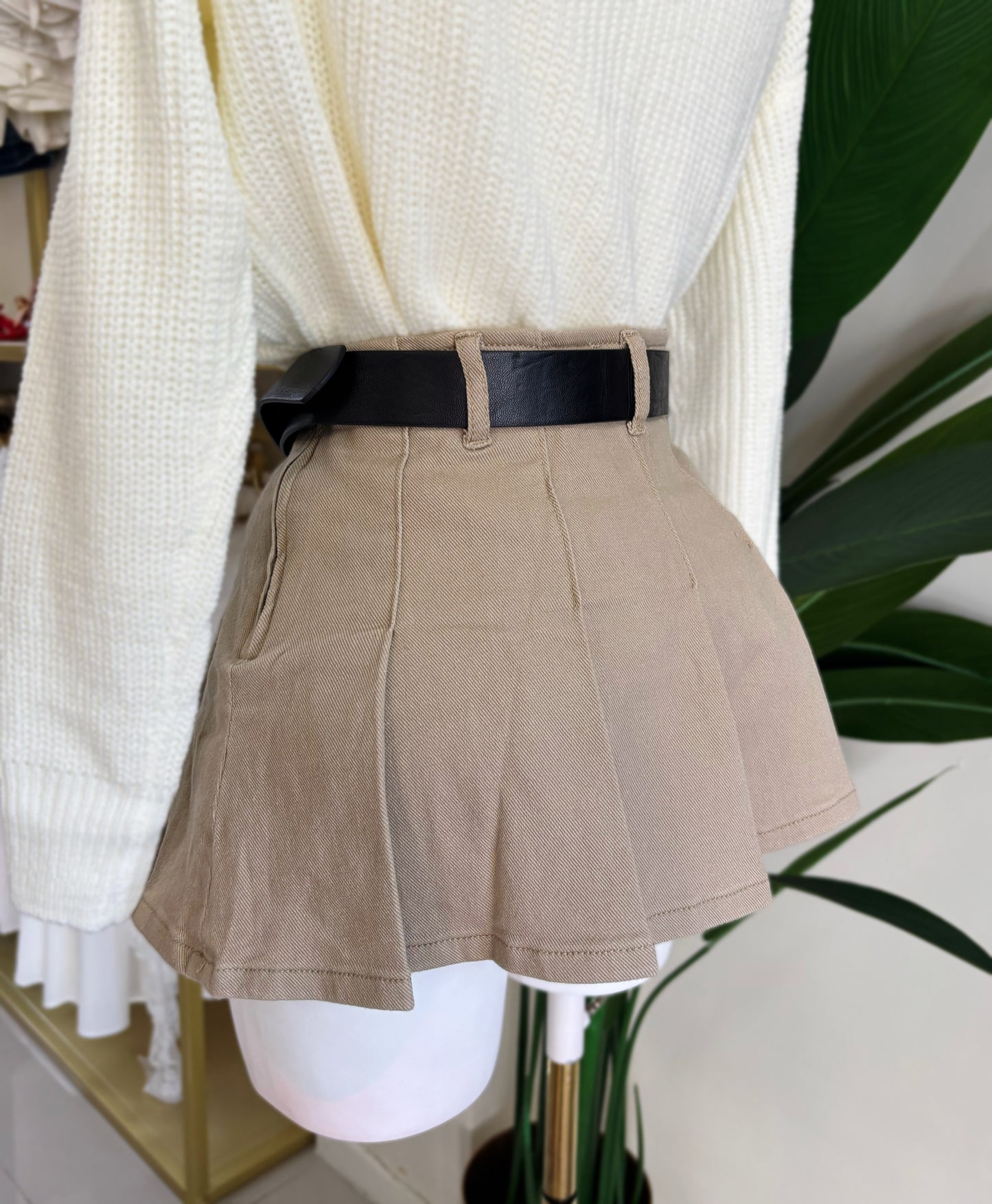 Lara Skort (Corre pequeña)