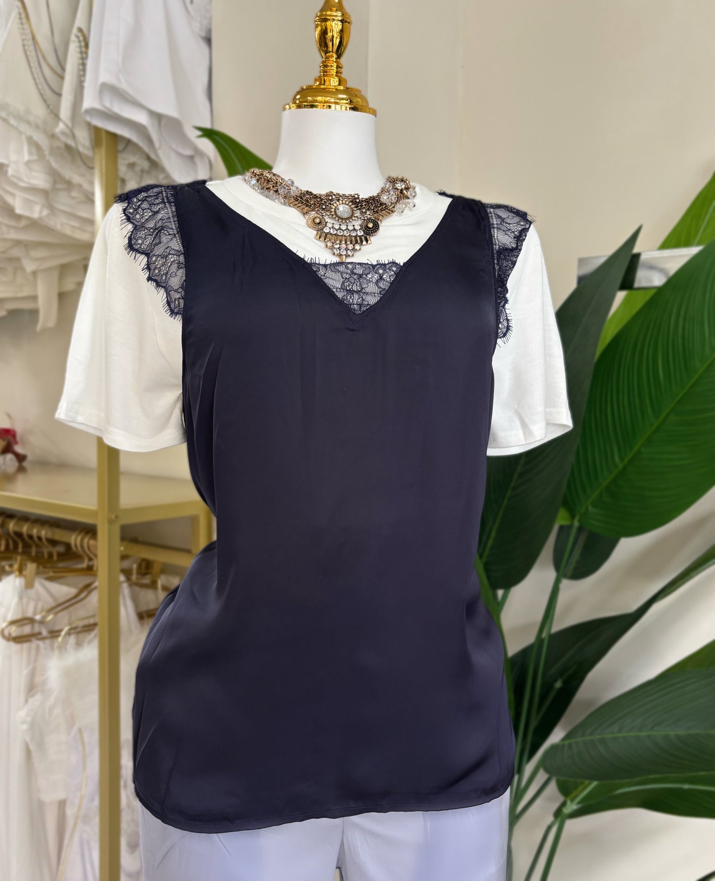 Isabella Lace Dreams Blouse (Mocha/Navy)