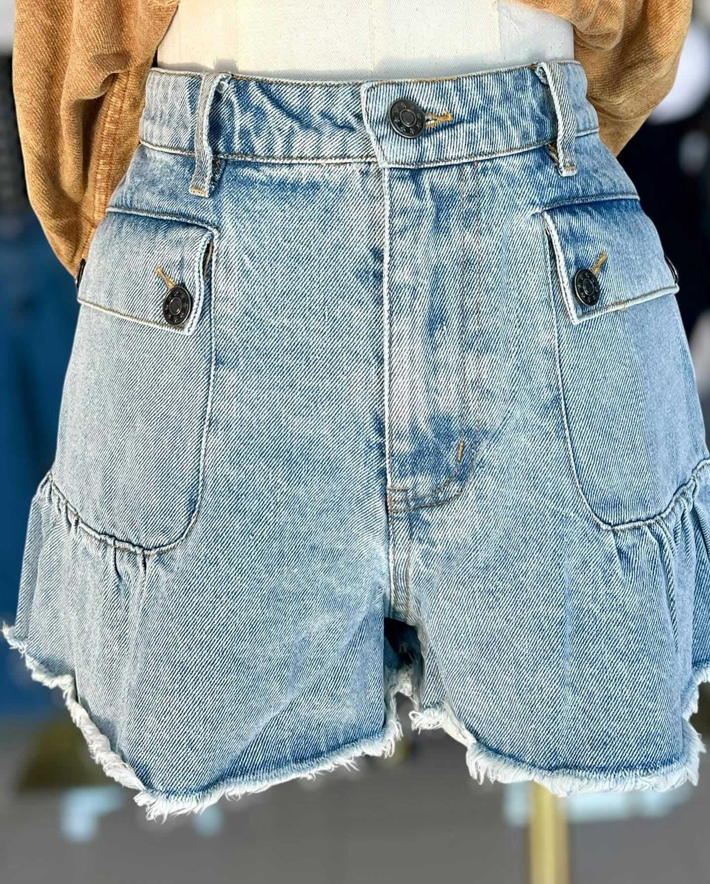 Karola Demi Short