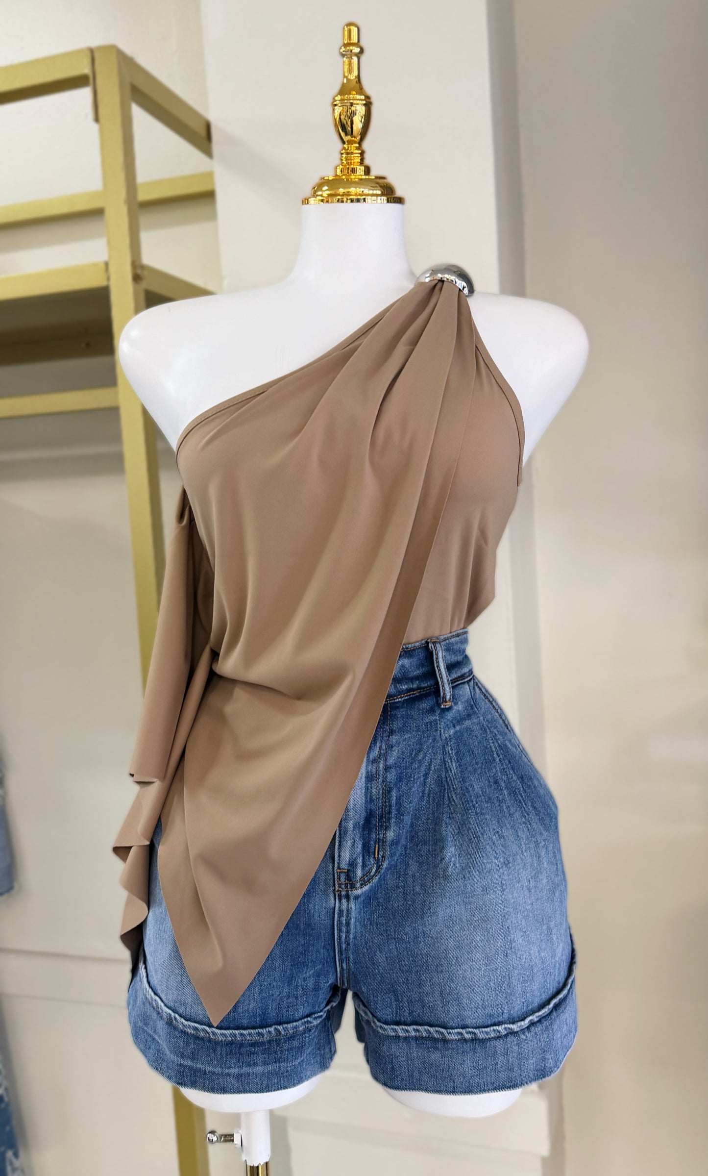 Aleida One Shoulder Blouse (Blanca/Negra/Mocha)