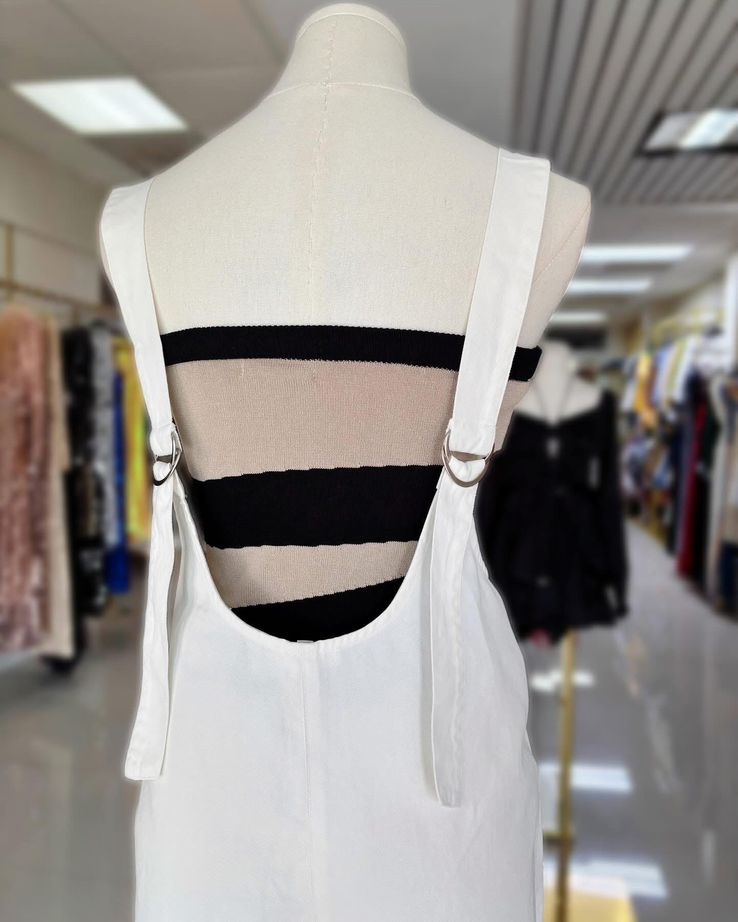 White Oversize Overall (Corre Grande)