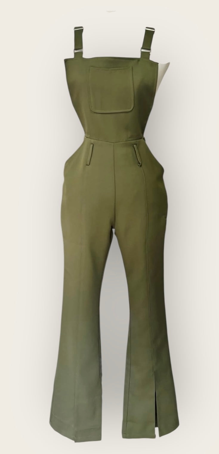 Olive Jumpsuit (Corre 1 size pequeño)