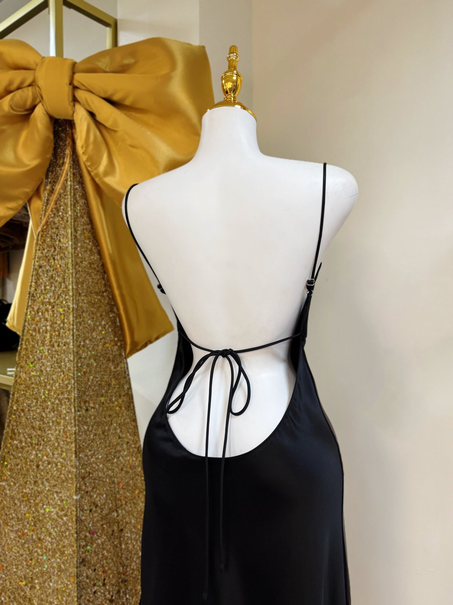 Neisha Satin Lace Dress (Black)