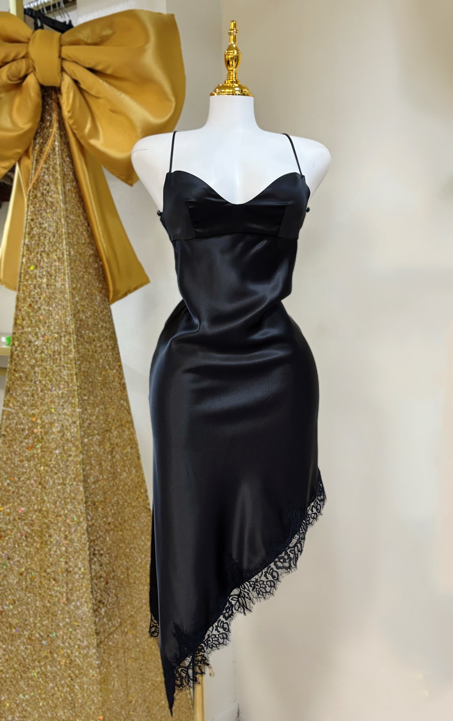 Neisha Satin Lace Dress (Black)