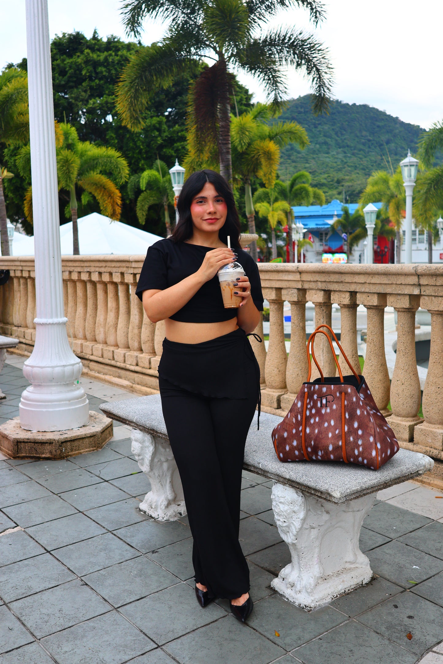 Raiza Pant (Black)