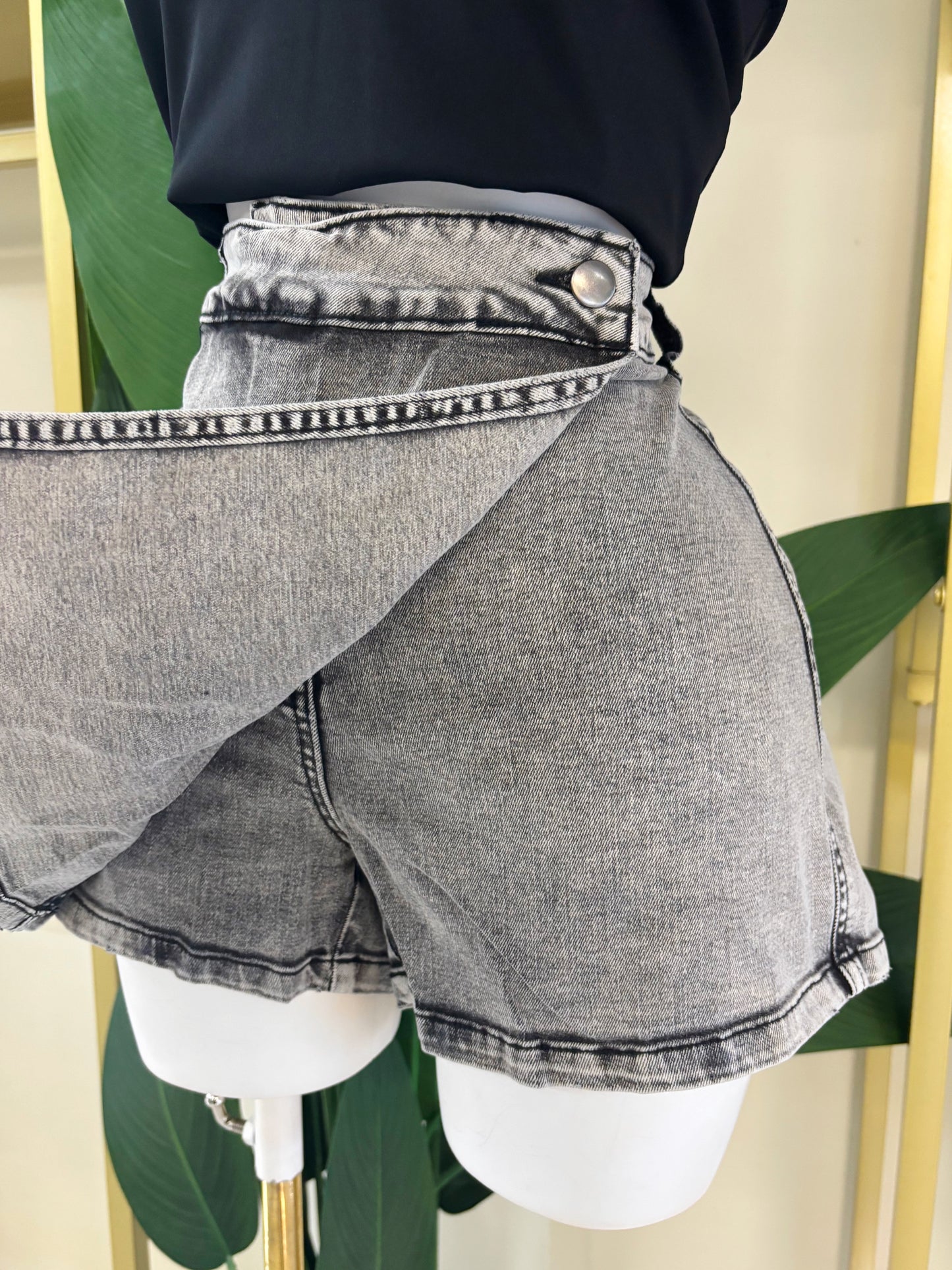 Tanya Denim Skort (Black Wash)