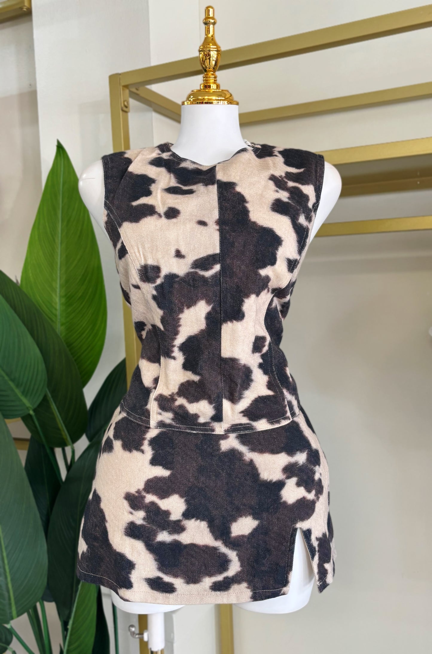 Kamila Cow Print Skort Set (No estira)