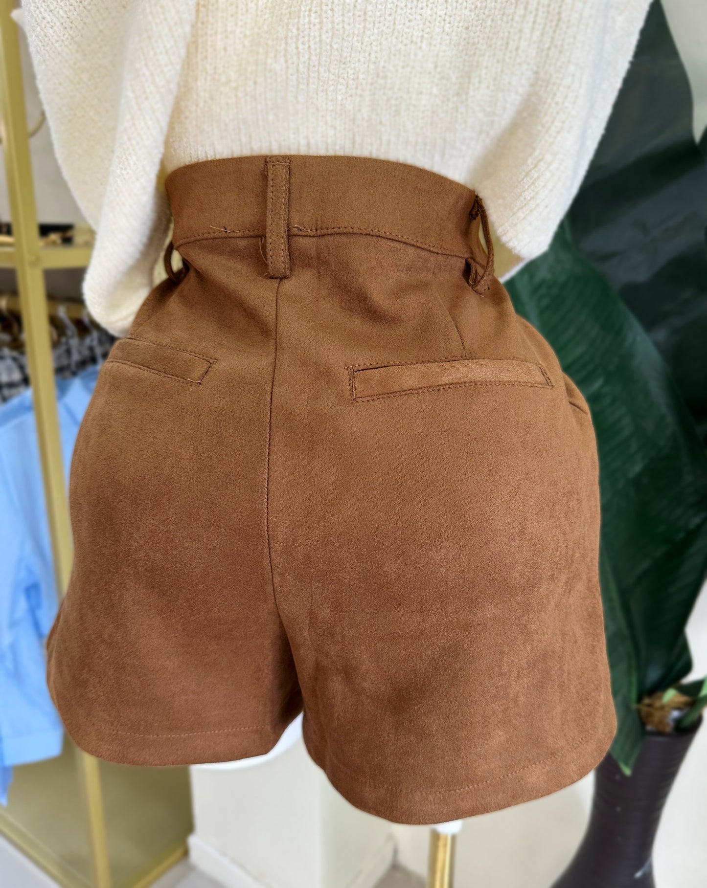 Grecia Suede Short (Camel)