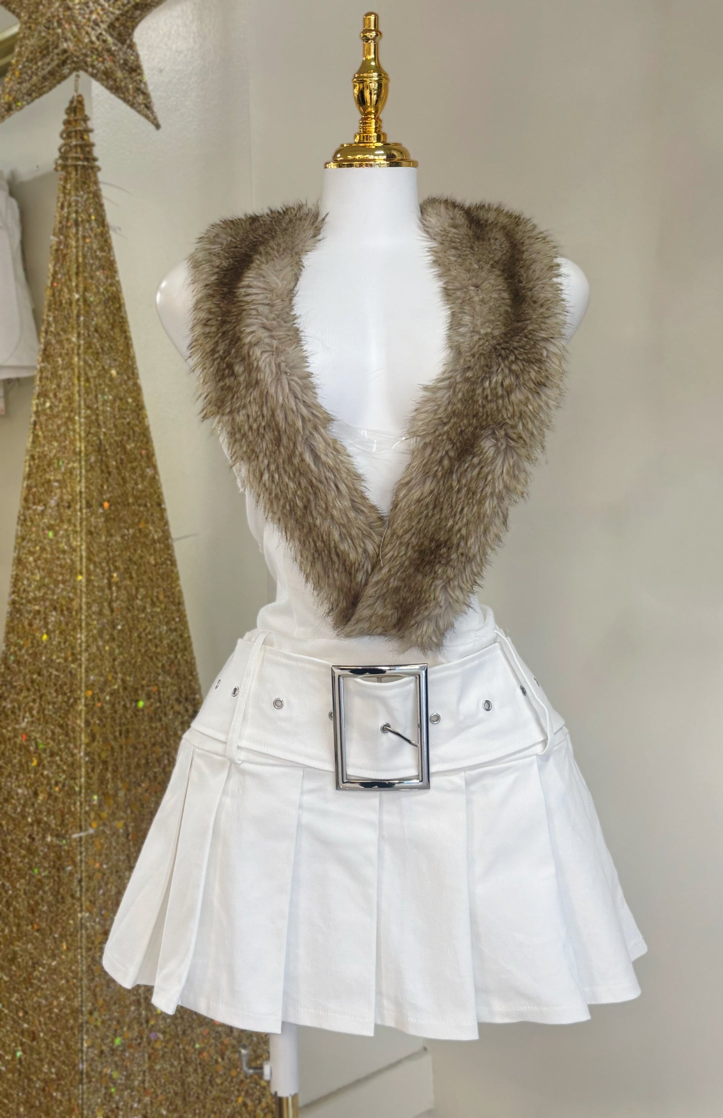 Ámbar Fur Neck Dress (White)