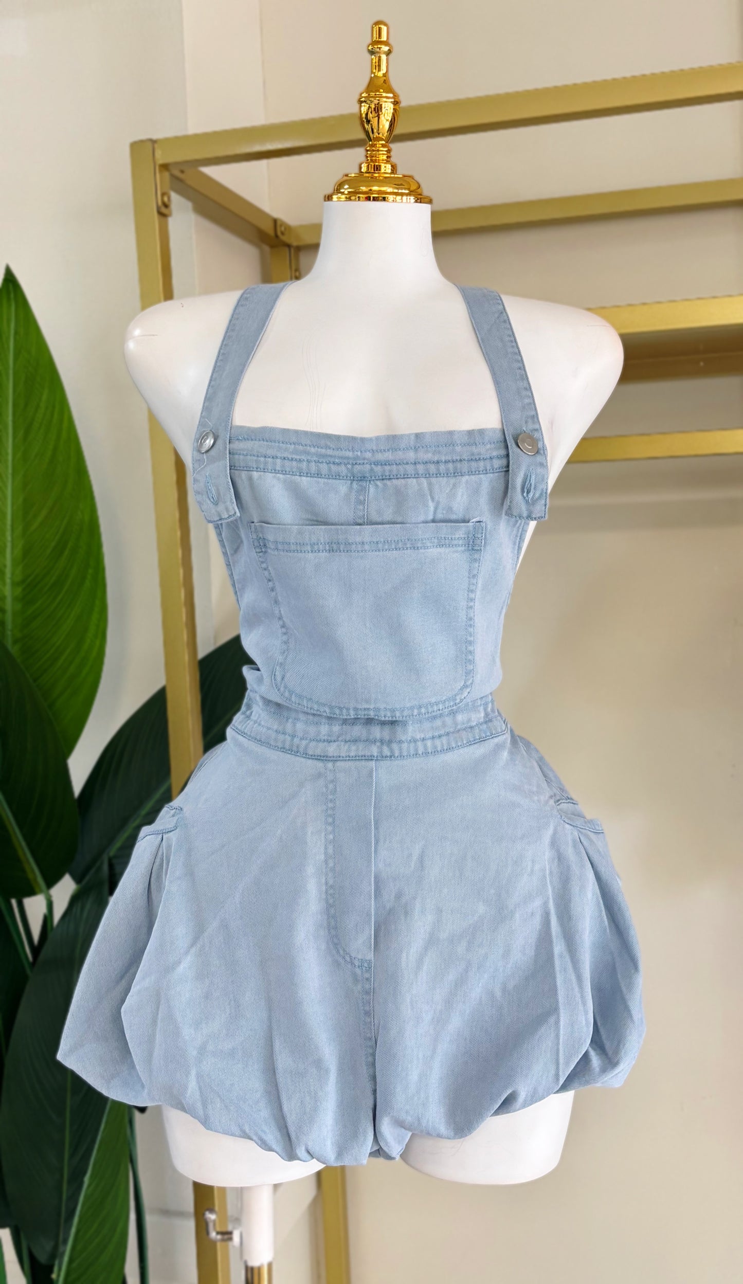Mya Denim Bubble Romper (Corre grande)