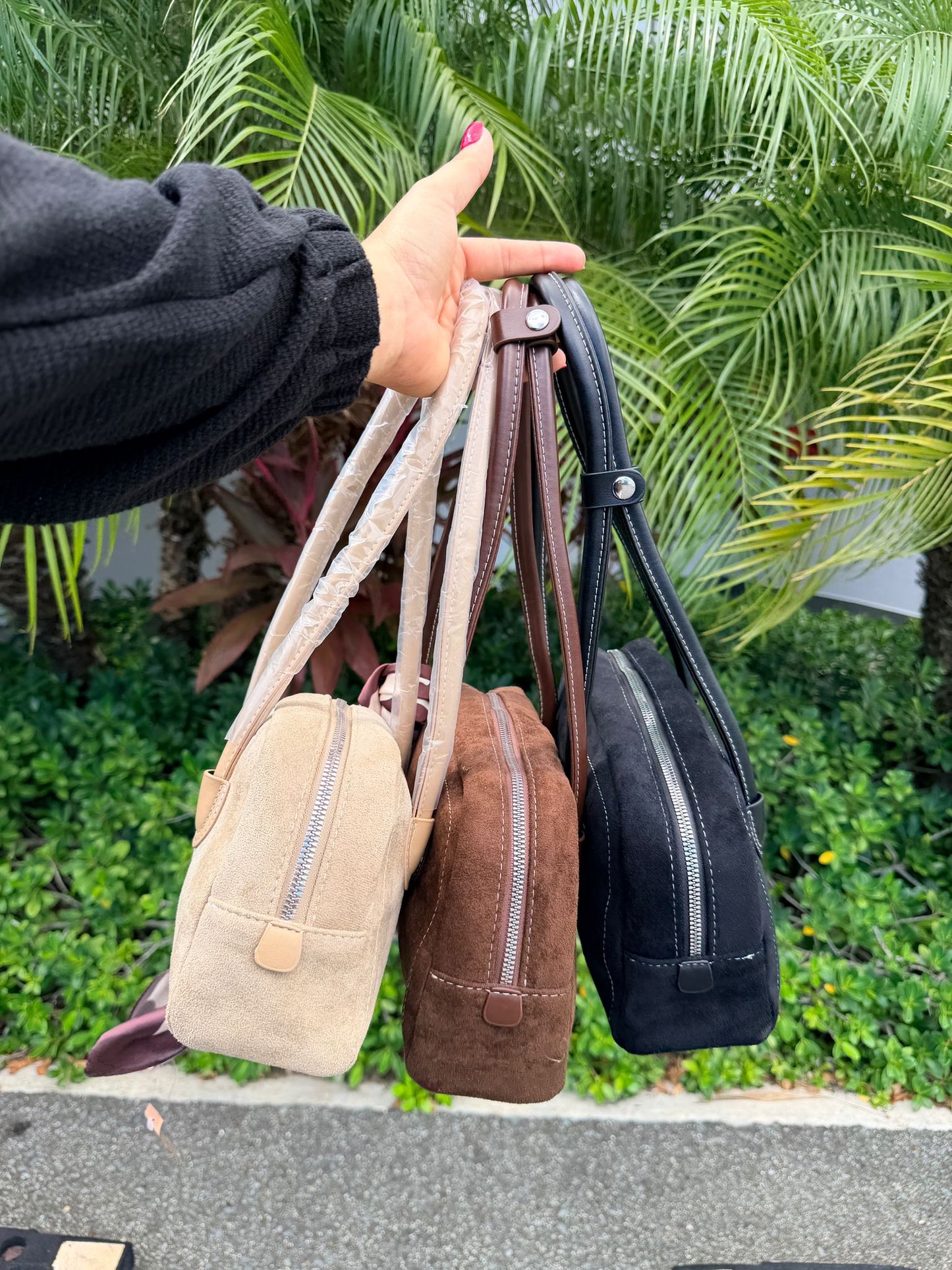 Lara Baguette Bag