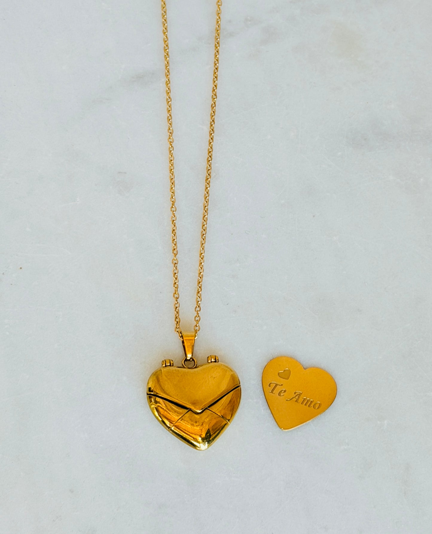 Te amo ❤️ bella cadena sobre corazón te amo