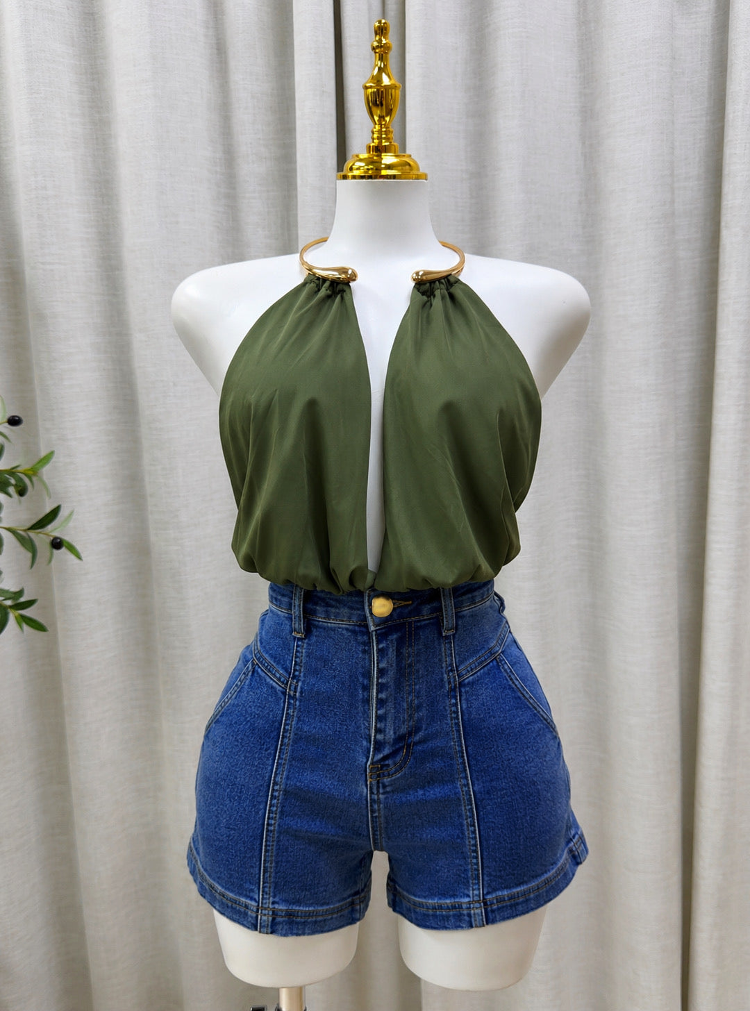 Amira Neck Detail Top (Olive)