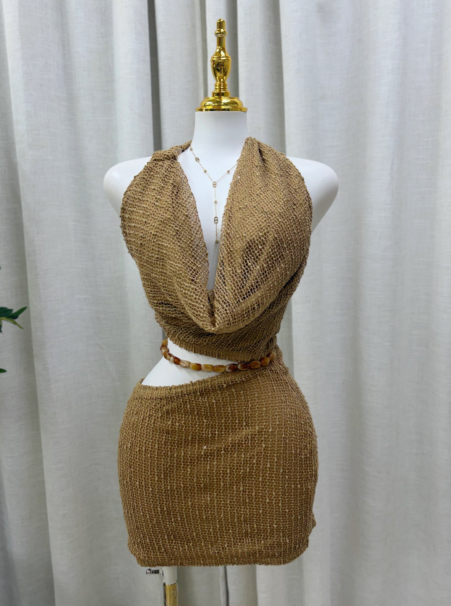 Aurora Beads Detail Dress (Corre pequeño)